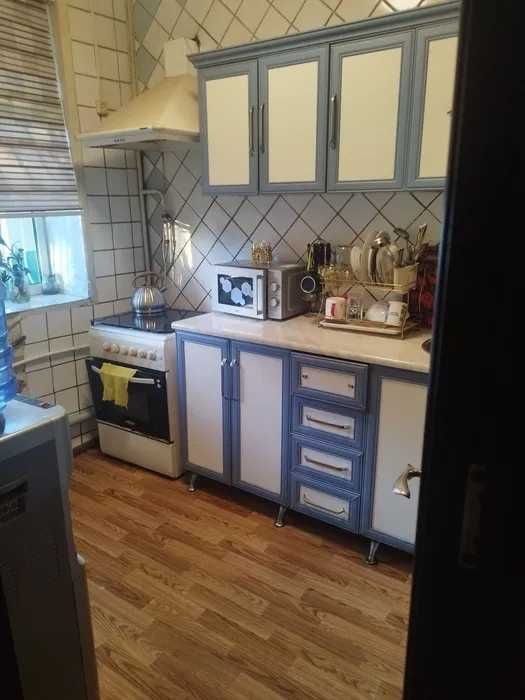 Арзон нархда 3 хонали кирпичный квартира 2 каватда сотилади Мелодия