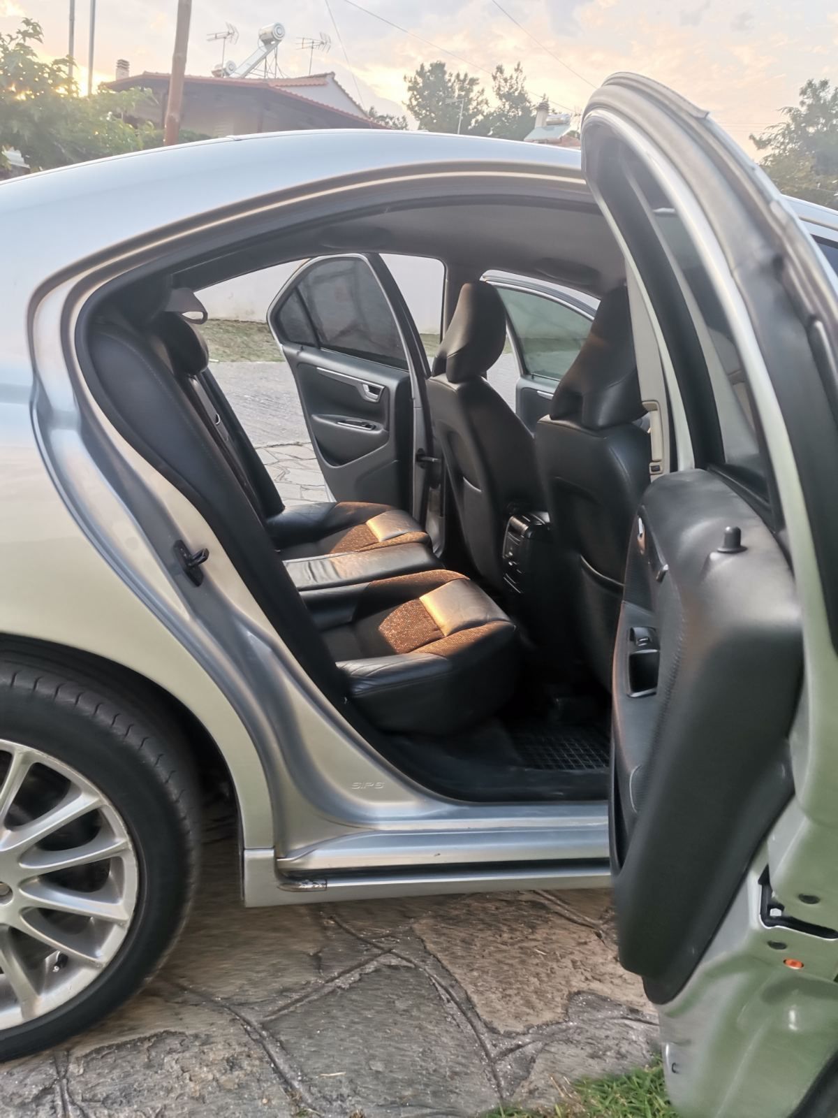 Volvo s60 d5 на части
