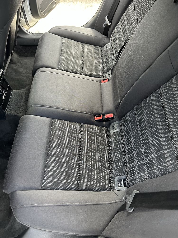 Curatare canapele, scaune, tapiserie auto