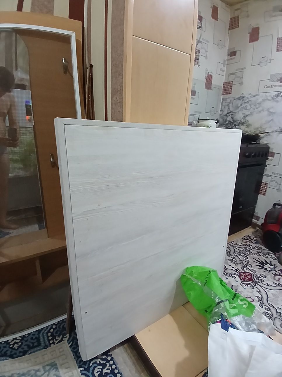 продам матрас, кровать и стол