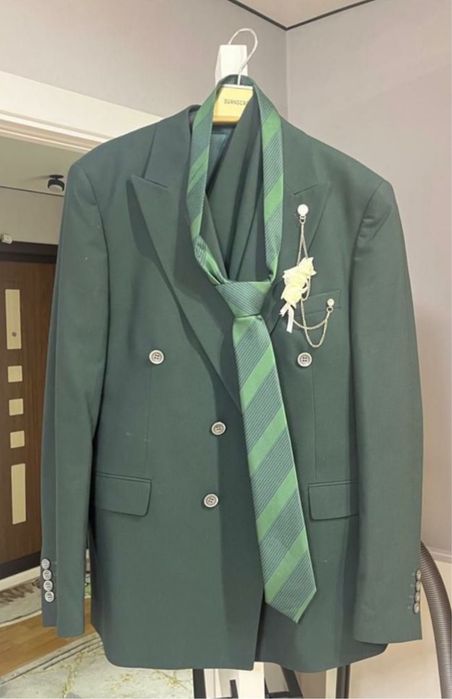 Костюм новый