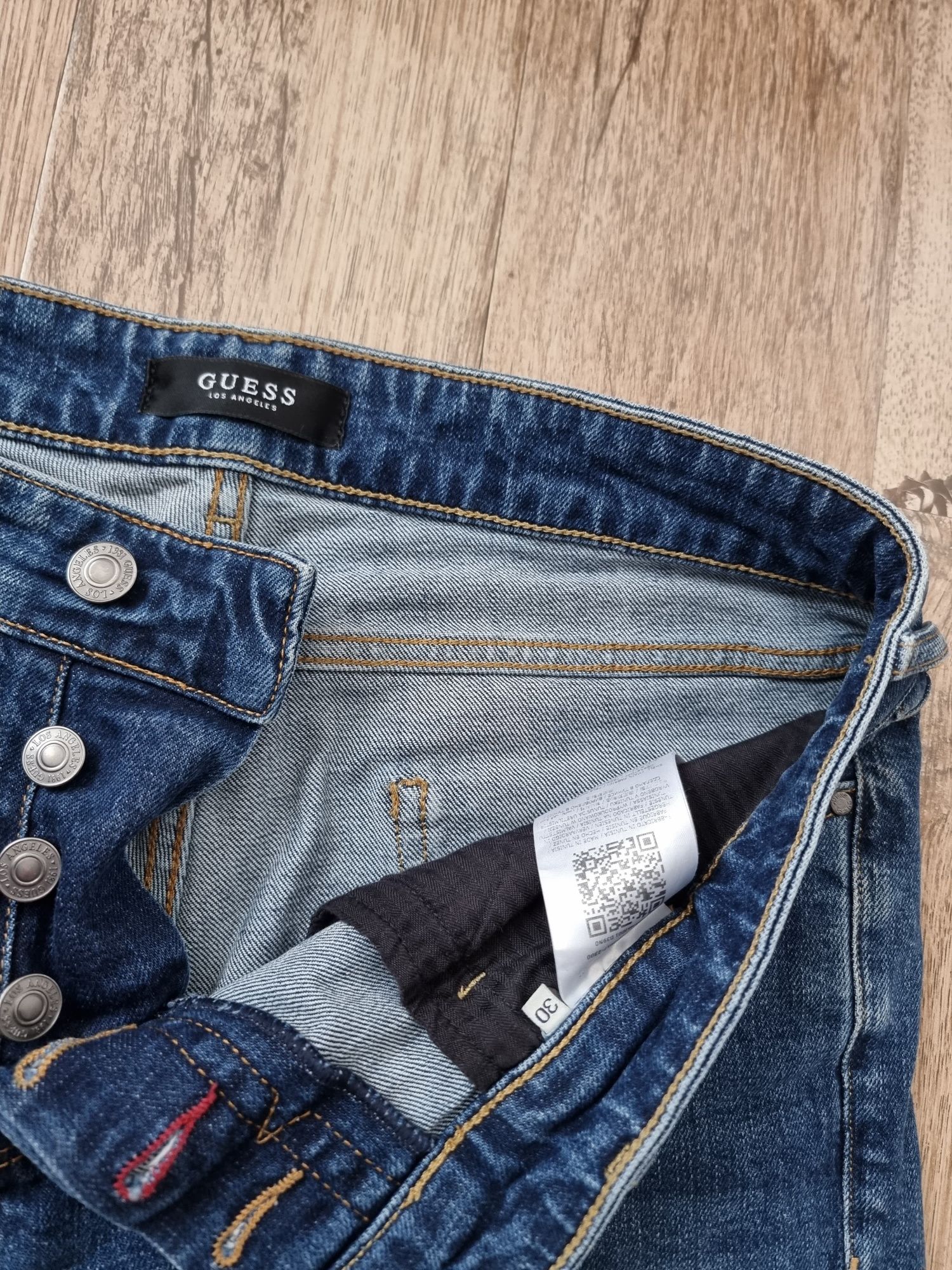 Blugi scurti guess