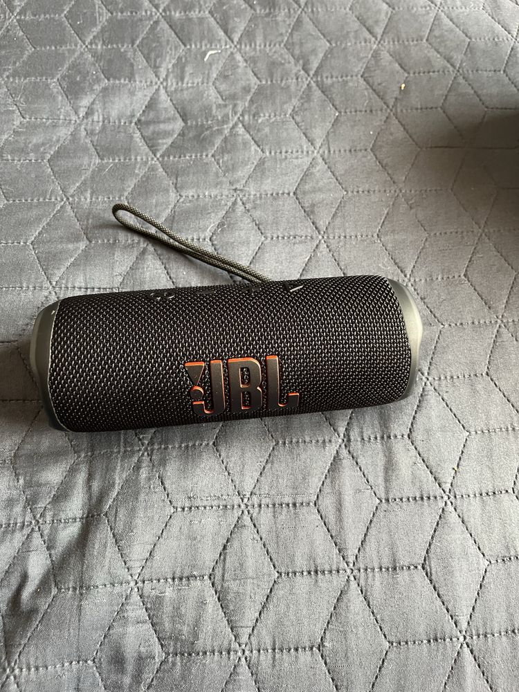 Jbl flip 6 чисто нова с гаранция