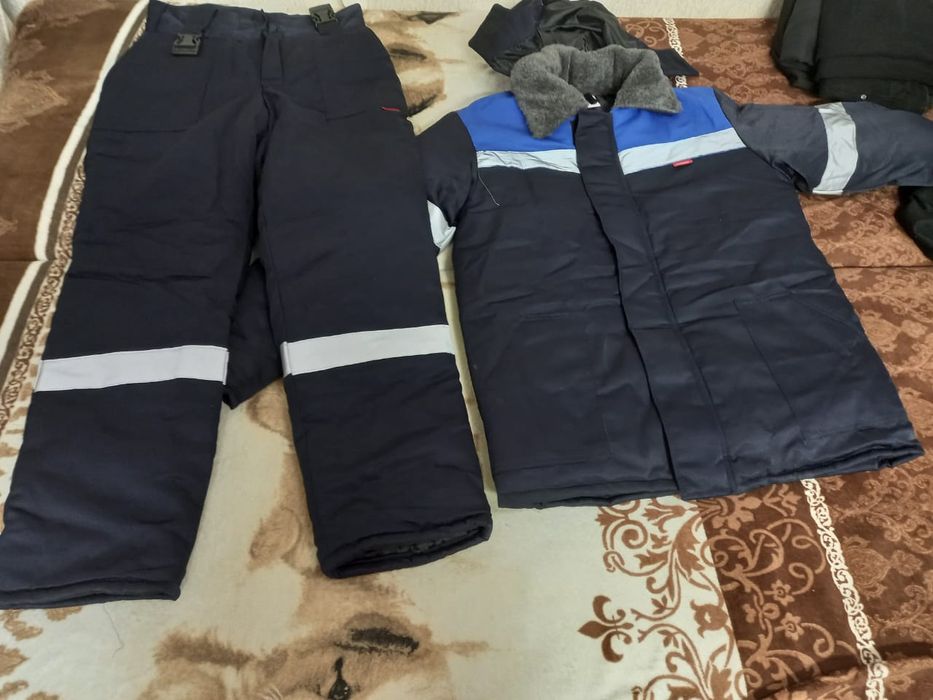 Продам зимнюю спец одежду
