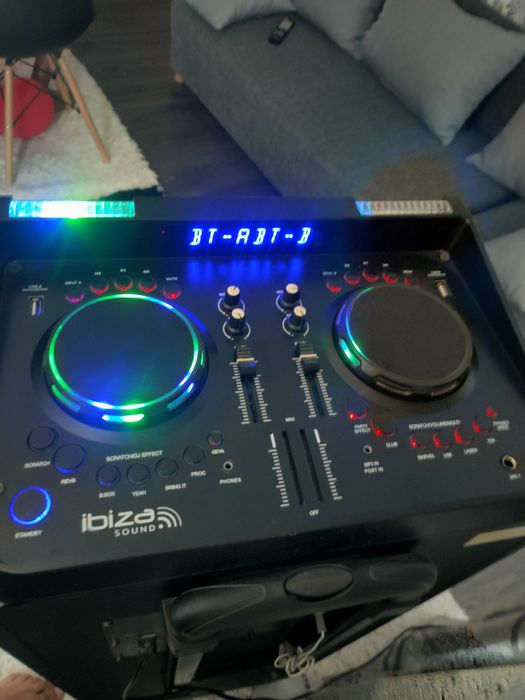 Boxă de vânzare pt karaoke sau pt evenimente