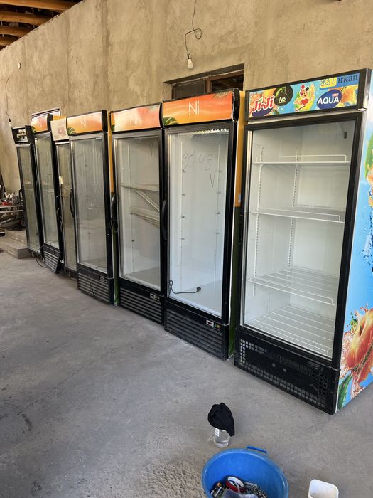 Витринный холодильник