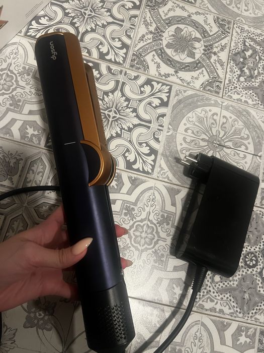 Преса за коса dyson airstrait