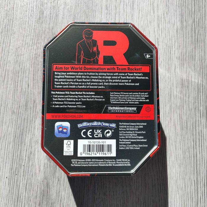 Cutie metalică Pokémon TCG Team Rocket - Mewtwo ex (sigilată)