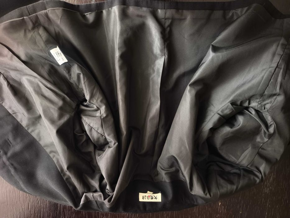 стилно късо сако с апликация пеперуда