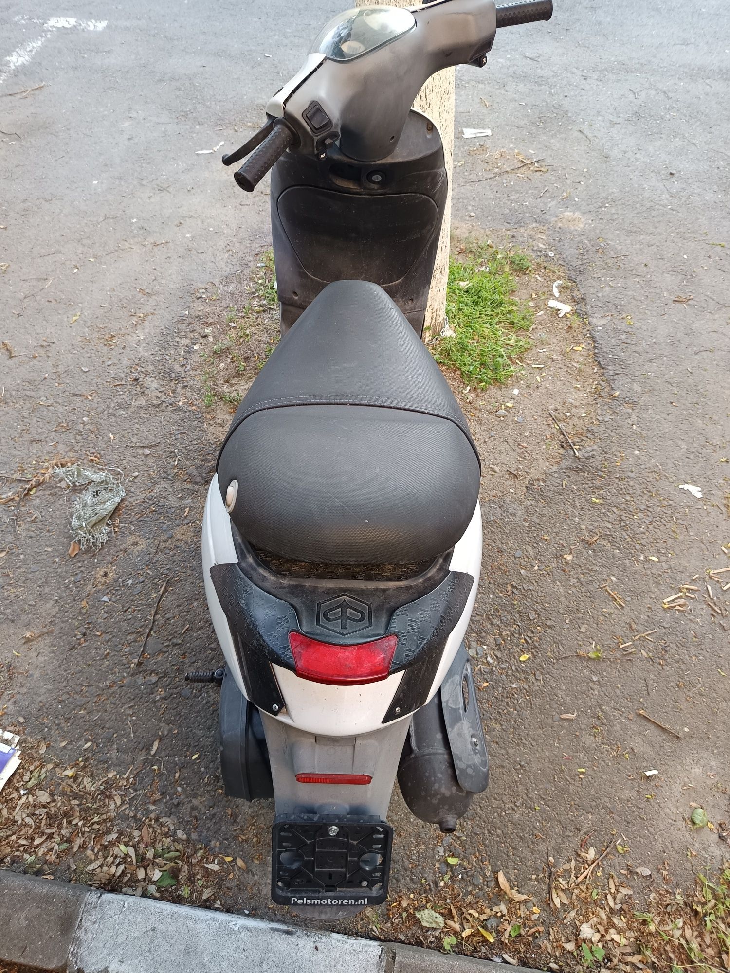 Scuter Piagio Zip
