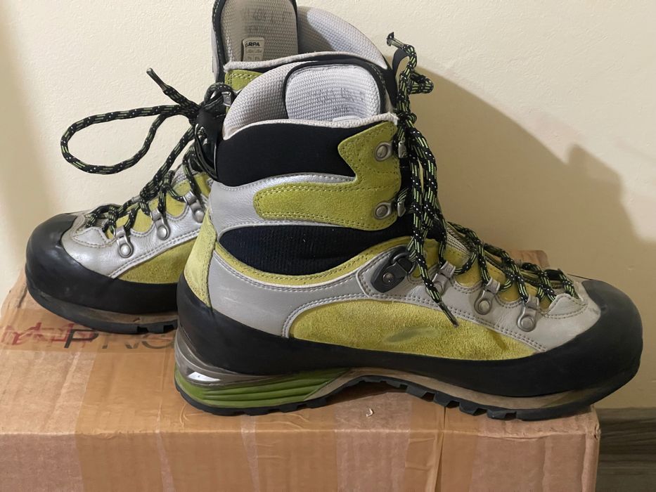Scarpa bocanci High de alpinism