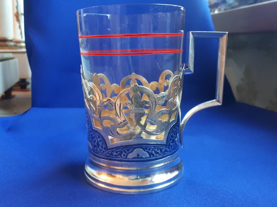 Серебряный подстаканник.