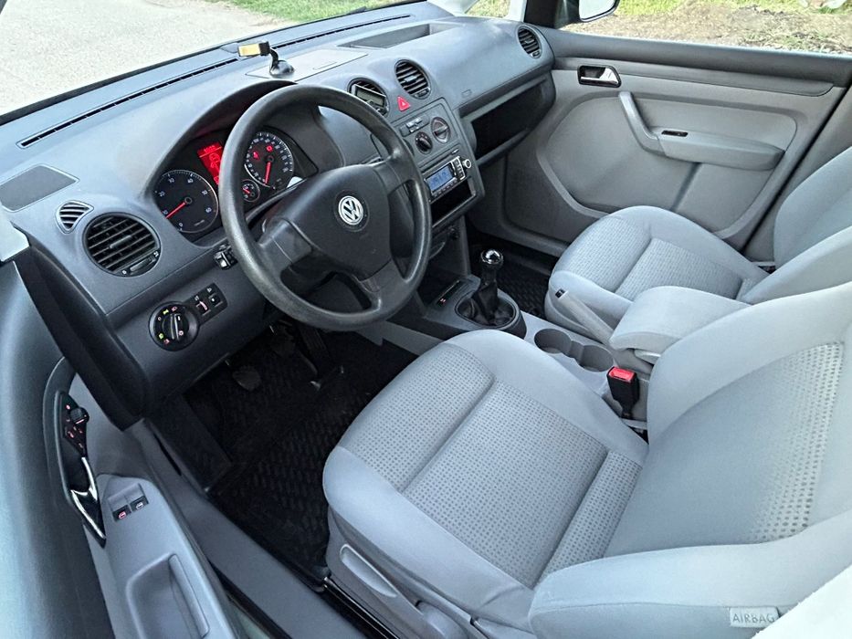 Vw Caddy 2010/1,9/Impecabila/4750€€€/Fara rugina/