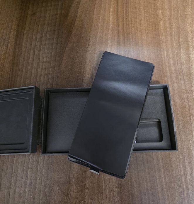 Vand samsung s25 ultra varianta de 1Tb ca si nou