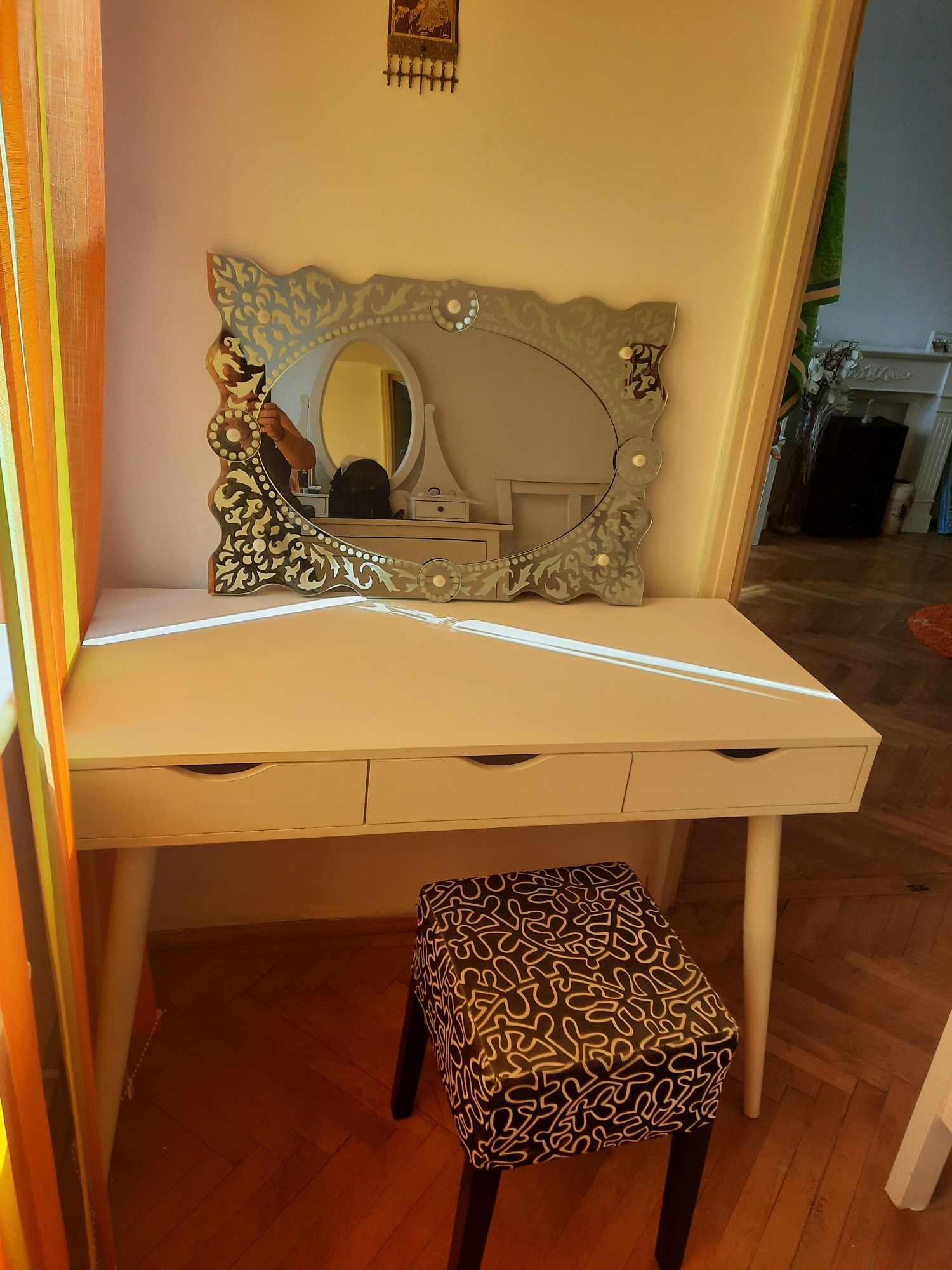 Ikea Hemnes kommode  negru și birou sau măsuță machiaj alba