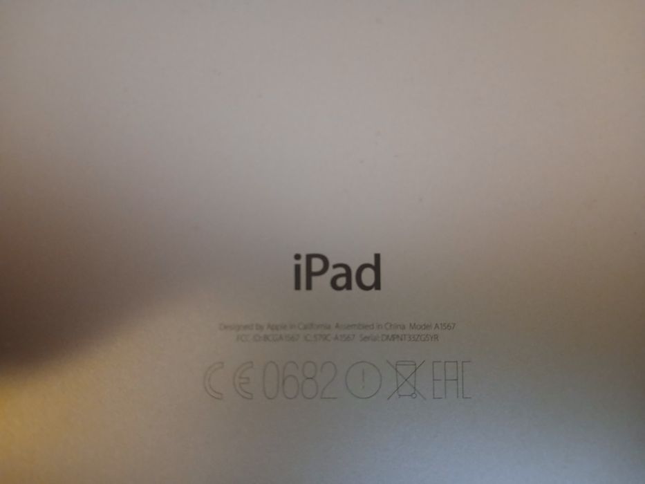 IPod   128 gb  A1567 plus cover