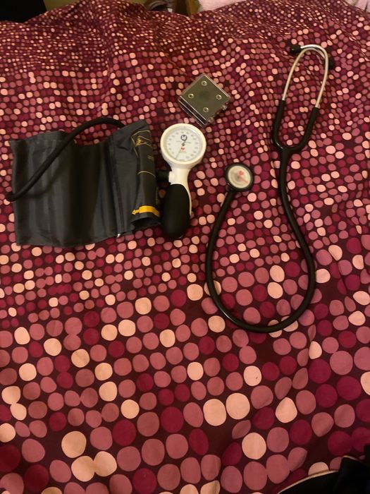 Stetoscop și tensiometru noi