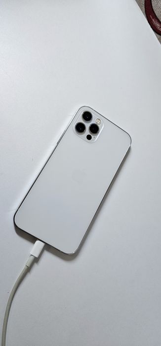 Продам  iPhone 12 pro