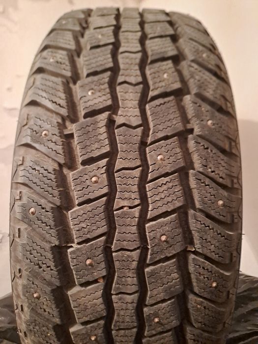 Продам шины с шипами от Palisade