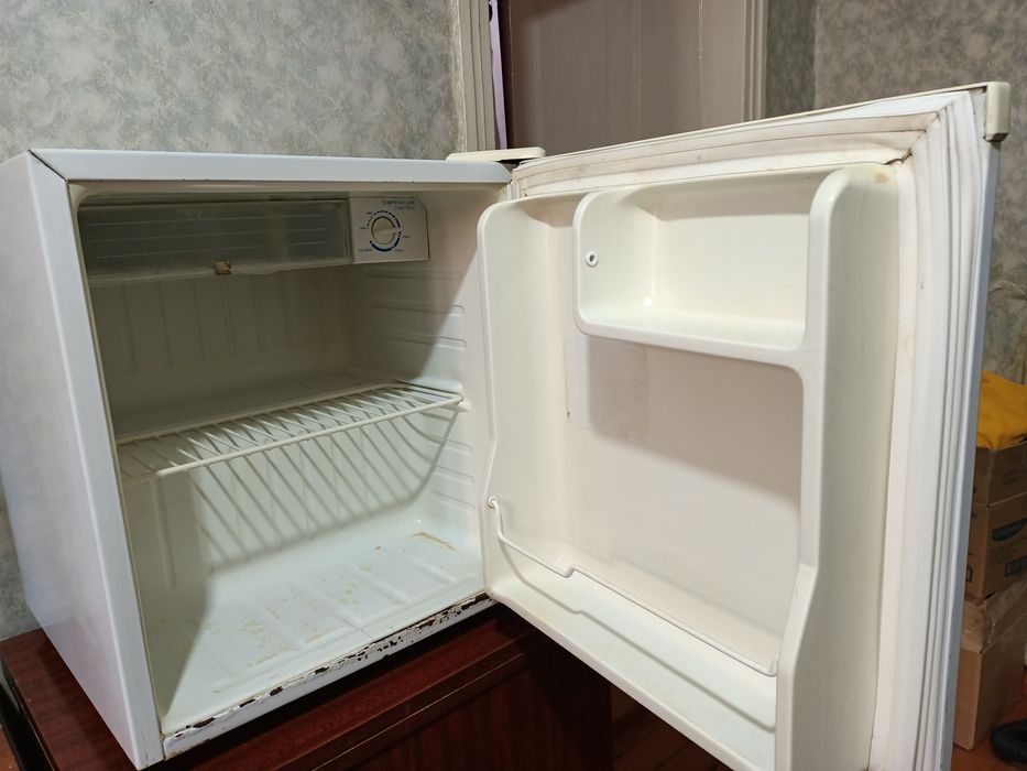 Продам мини холодильник (бар)