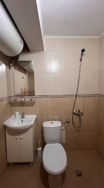 Дава се под наем Двустаен апартамент в Варна, Колхозен пазар - 60 кв.м за 425 € - Снимка #4