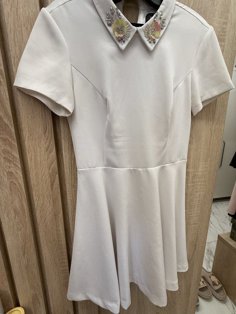 Рокля Zara - бяла с ефектна яка