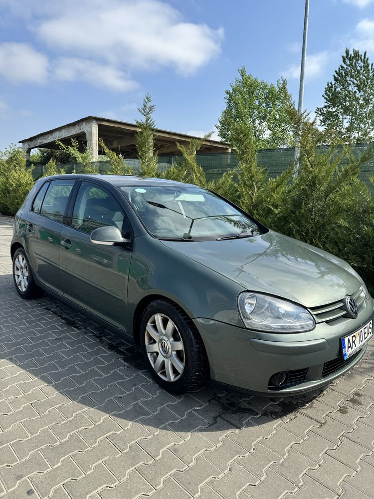 Volkswagen Golf V 1.6 FSI