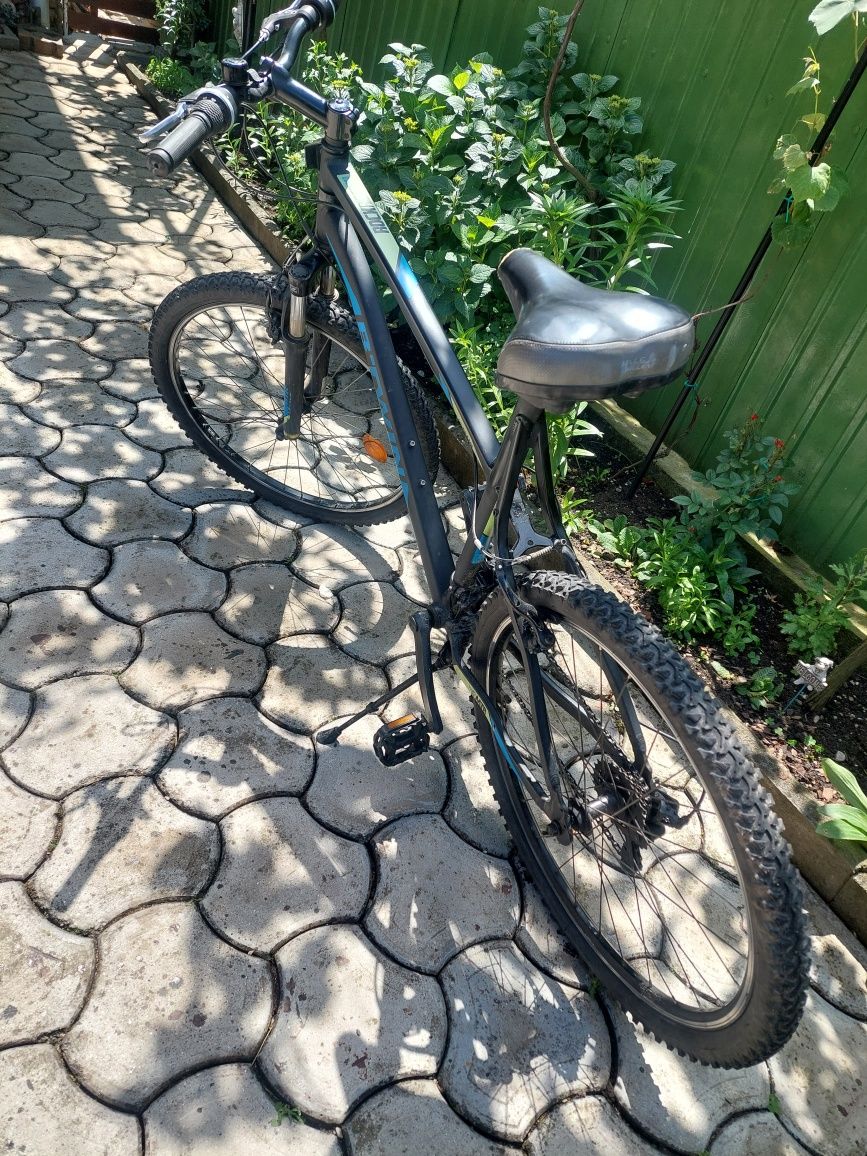 Vând  bicicletă BTWIN