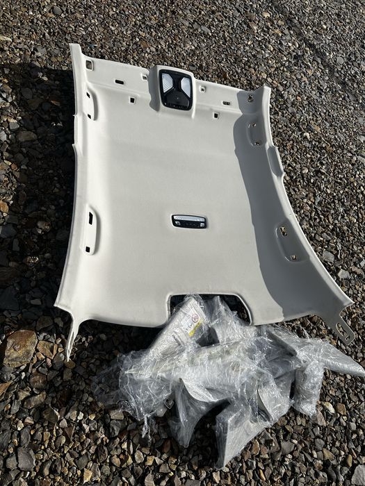 Planfon BMW Seria 5 G30 fara trapa cu plafoniera si toate acesoriile