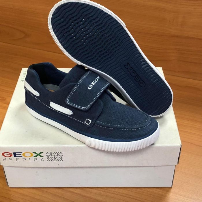 Adidasi baiat GEOX-marimea 33,,inter21cm,Pcu piele,,ca Salomon,Jordan