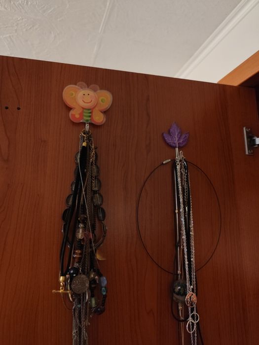 Шкафове, скринове