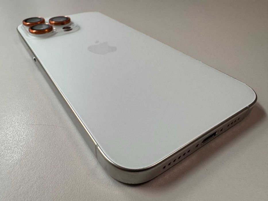  Apple / iPhone 15 Pro Max / 256 Gb / White