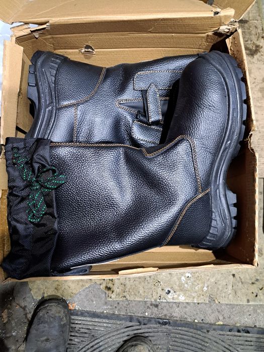 Сапоги рабочии .