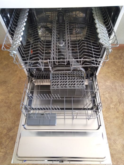 Посудомоечная машина Электролюксюкс в хорошем состоянии б/у 56888