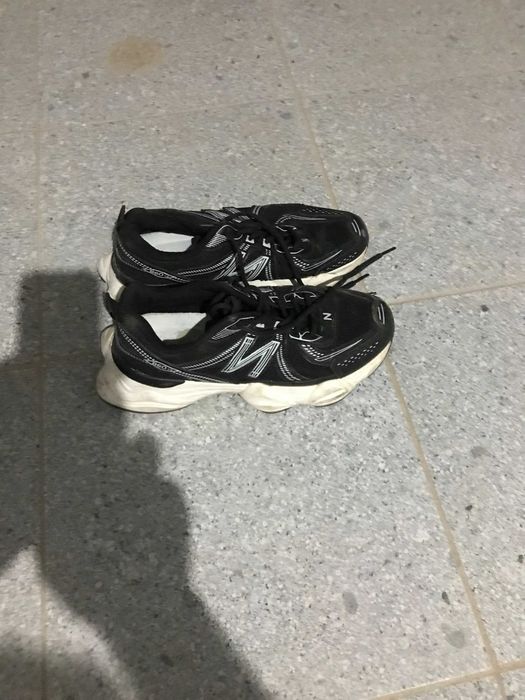 Продаю кроссовки и есть другие обуви,почти новые