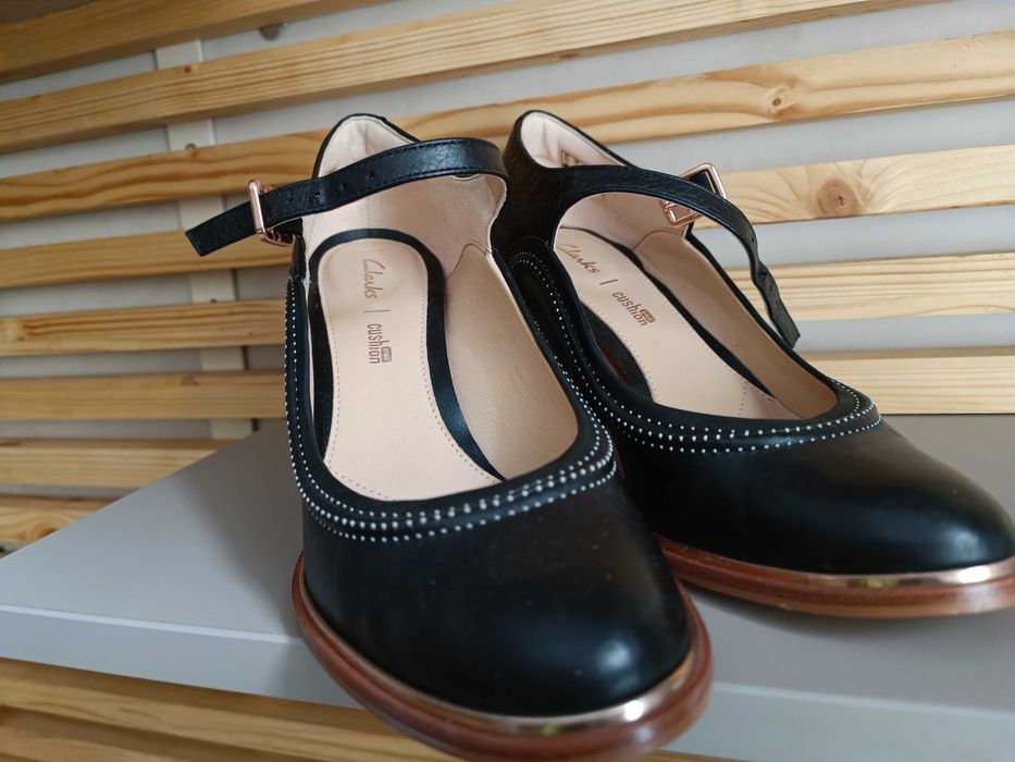 Дамски обувки Clarks, отговарят на 36 номер, естествена кожа