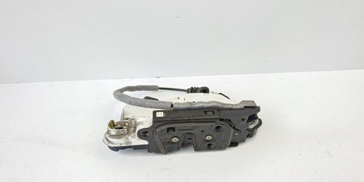 Broasca usa fata dreapta 5N2837016E Volkswagen VW Tiguan prima genera