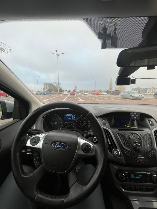 Vând Ford focus 3