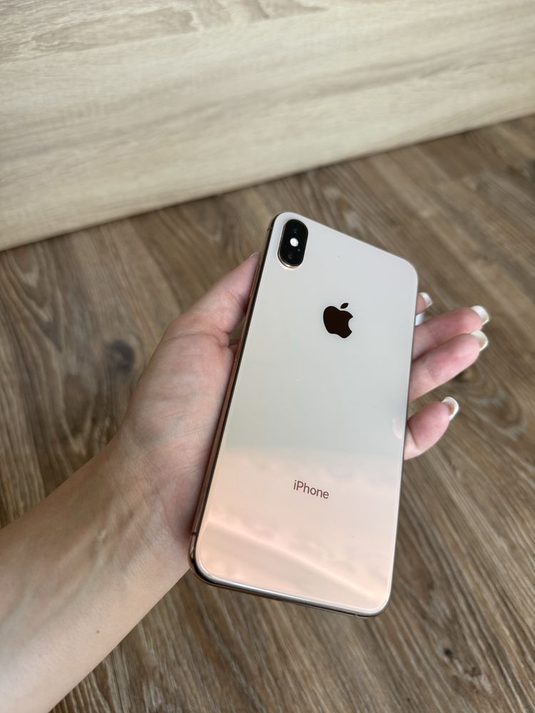 Продавам iPhone XS Max