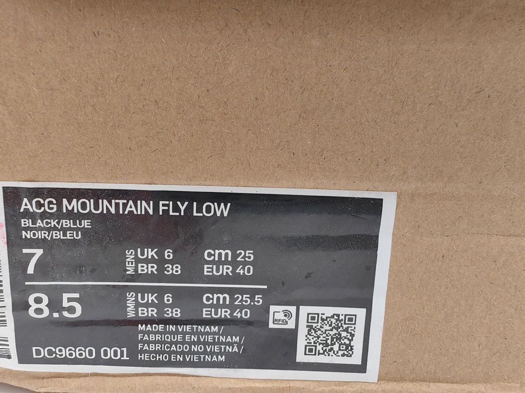 Nike ACG Mountain FLY low