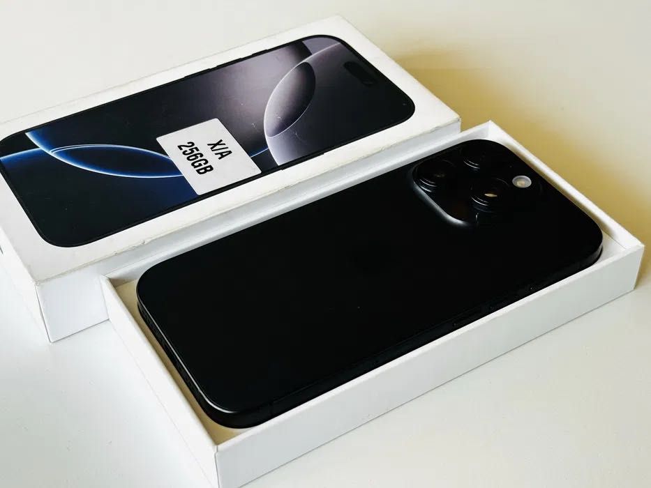 НОВ! Iphone 16 Pro 256GB Black Titanium Гаранция 1 година