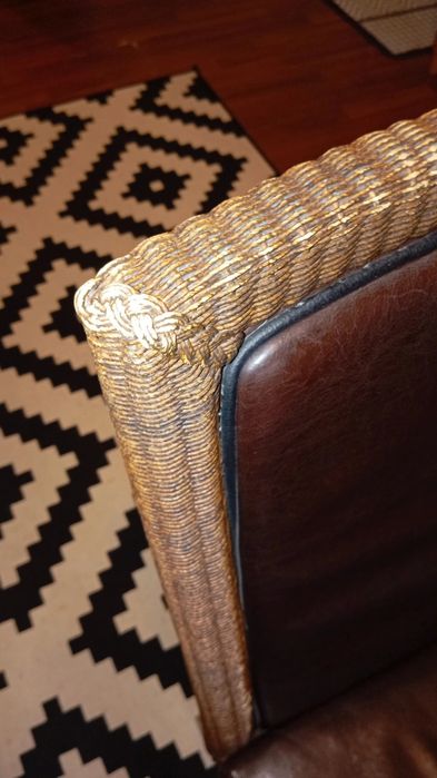 Scaune din ratan, piele și lemn masiv – set elegant și confortabil