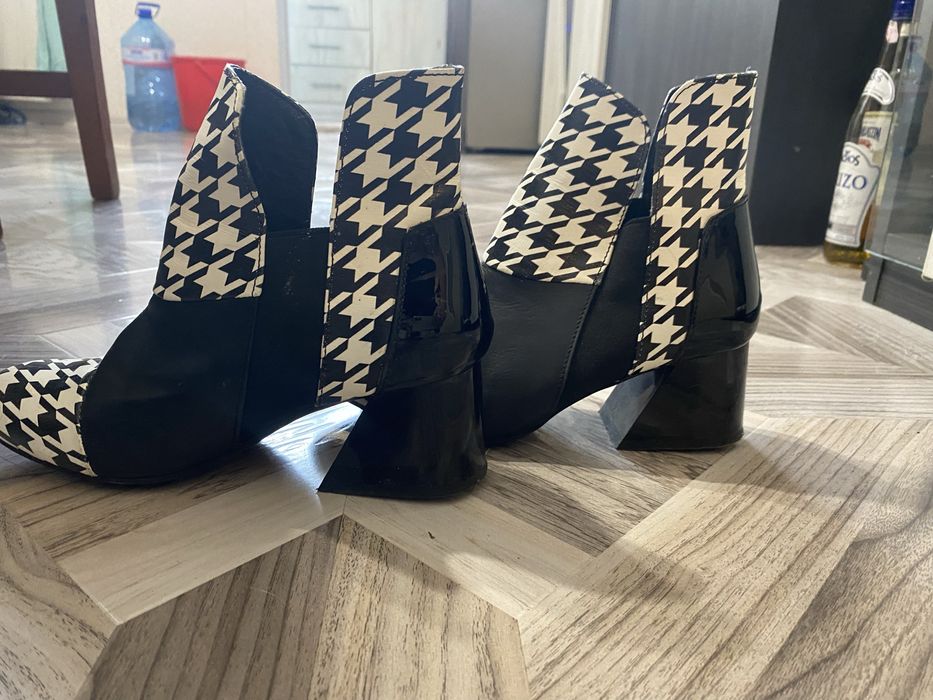 Боти от естествена кожа