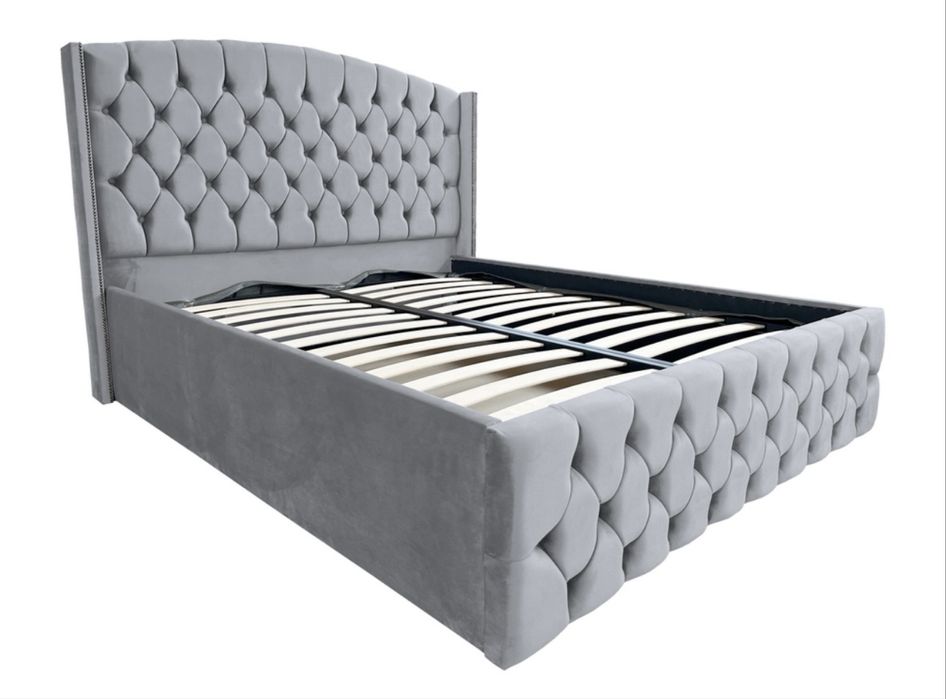 Pat tapitat cu spatiu de depozitare