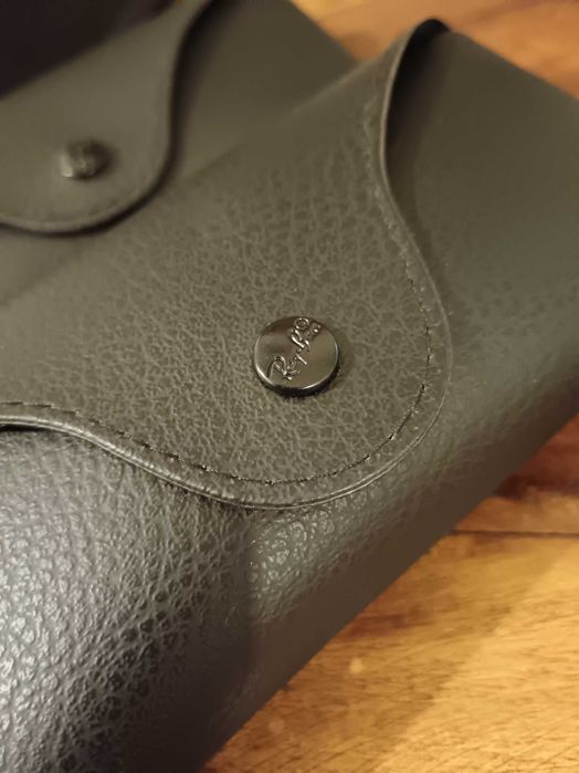 Нови оригинални калъфи за очила Ray Ban, Armani - обновена