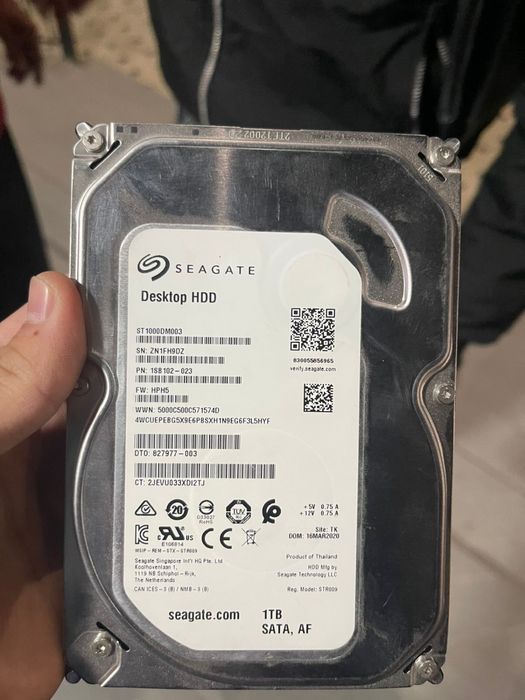 Жесткий диск Seagate 1TB новый + бесплатно роутер ZTE MF283V (б/у)