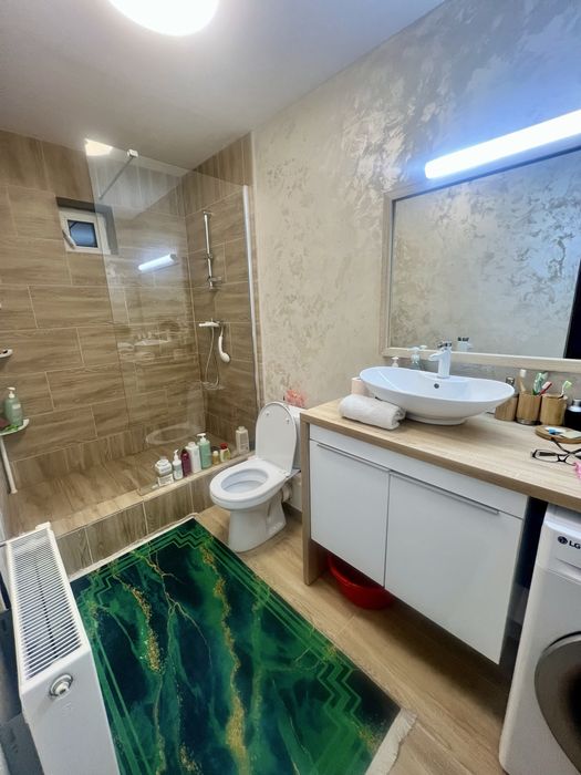 Vand casa 5 camere,200mp utili,850 mp teren,7 km de Pitesti(10 min),