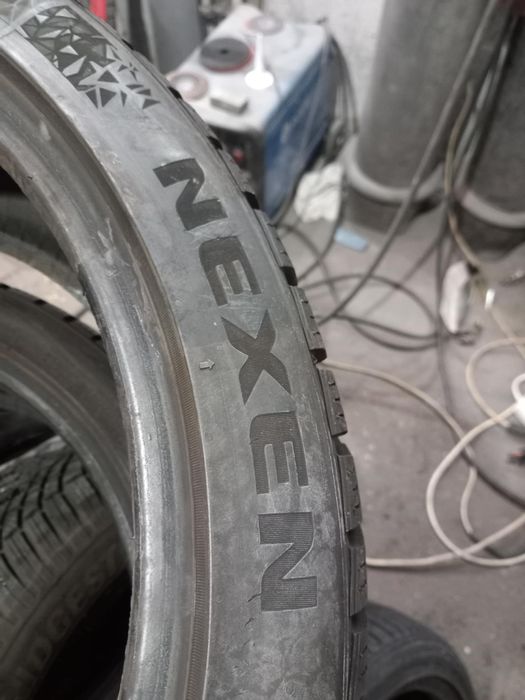 Nexen 225/40 R18 зимни гуми