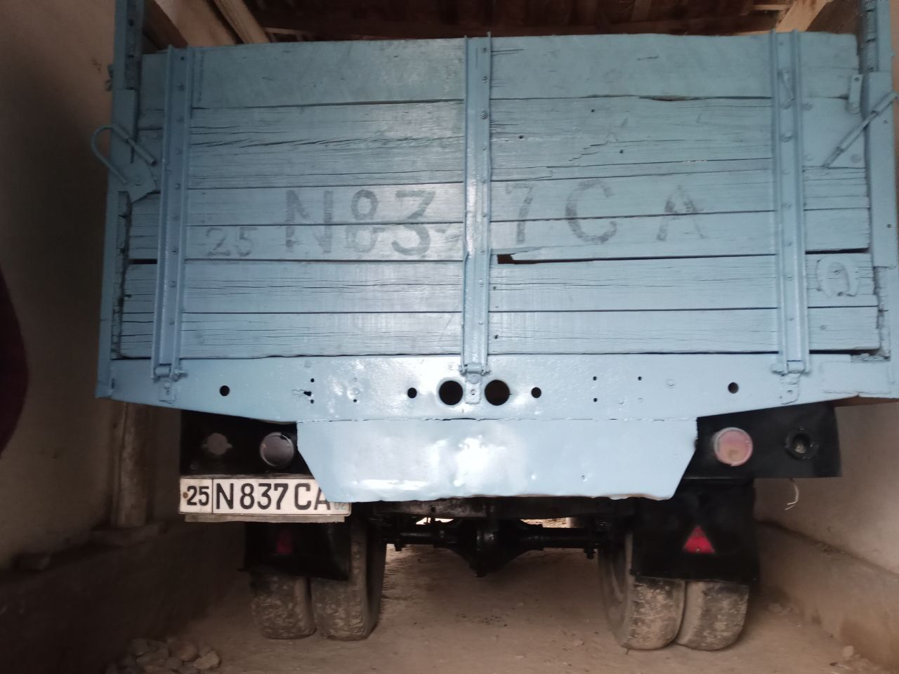Gaz 52 sotiladi Jizzaxda narxi 18 milon kelishamiz.