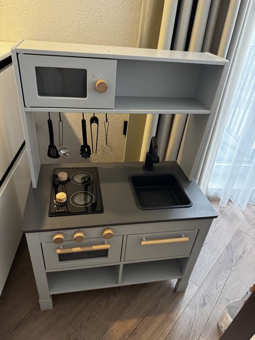 Детска дървена кухня